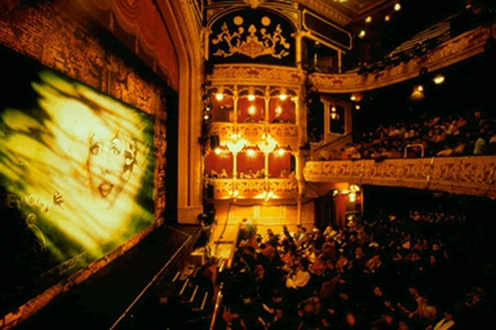 I show theatre. Театр Гейети. GAIETY Theatre, Dublin. Abbey Theatre. Abbey Theatre, Nuneaton.